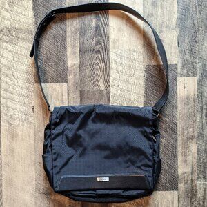 Tumi Crossbody Messenger Bag Black Nylon Leather Strap 15”x12”